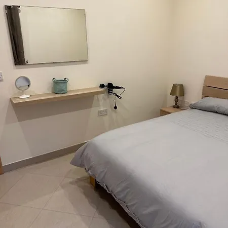 Apartment Ewa Apt - 3-bed Near - St Julians Seafront