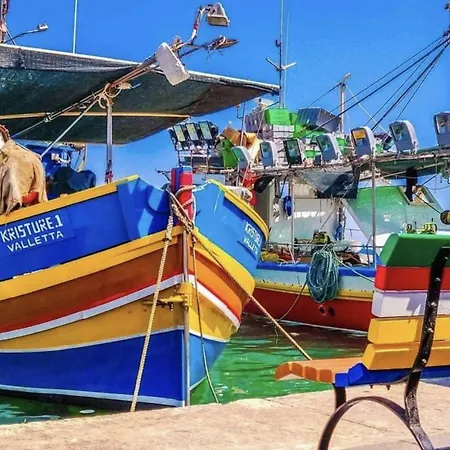 Ewa - 3-bed Near - St Julians Seafront Apartment