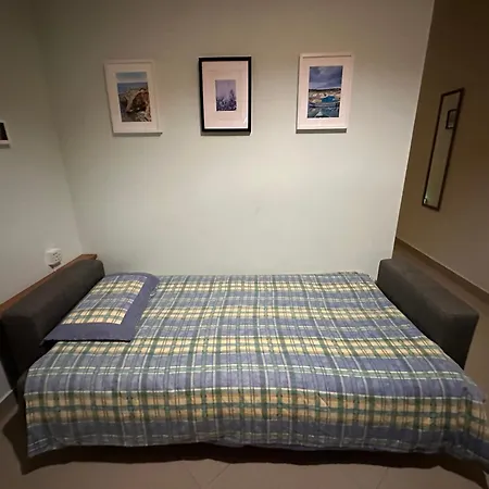 Ewa - 3-bed Near - St Julians Seafront Lejlighed