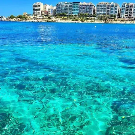 Ewa - 3-bed Near - St Julians Seafront Apartment